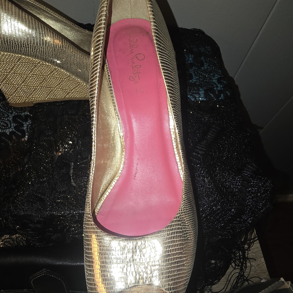 Lilly Pulitzer Gold Textured Open-Toe Closed-Back Raffia Wedges - Picture 8 of 11